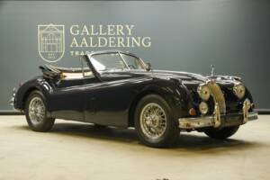 Image 41/50 of Jaguar XK 140 DHC (1955)