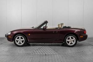 Immagine 16/50 di Mazda MX-5 1.6 (2000)