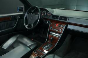 Bild 24/50 von Mercedes-Benz 300 CE-24 (1992)