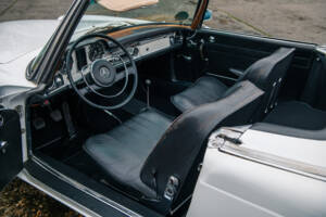 Image 4/36 of Mercedes-Benz 230 SL (1965)