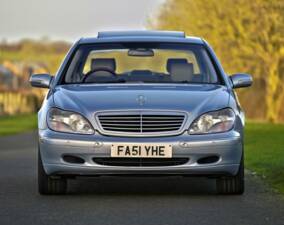 Image 2/50 de Mercedes-Benz S 500 L (2001)
