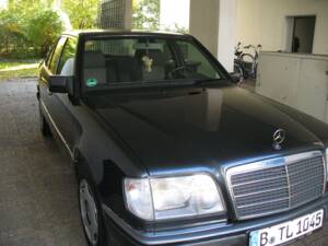 Bild 15/32 von Mercedes-Benz E 220 (1995)