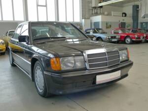 Image 28/49 of Mercedes-Benz 190 E 2.3-16 (1984)