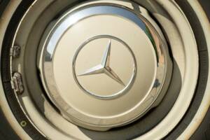 Bild 24/50 von Mercedes-Benz 200 (1966)