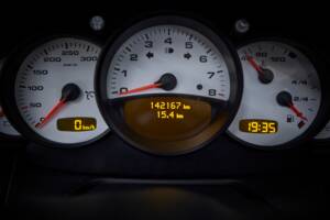 Bild 94/100 von Porsche 911 Carrera 4S (2004)