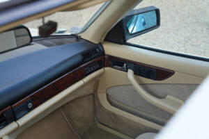 Image 48/50 of Mercedes-Benz 560 SEC (1987)