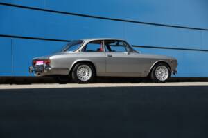 Image 9/24 of Alfa Romeo 1750 GT Veloce (1971)