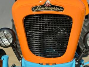 Image 38/106 of Lamborghini 2R (1965)