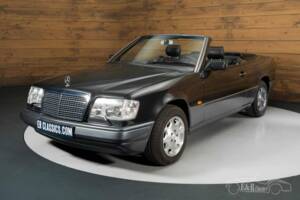 Bild 4/19 von Mercedes-Benz E 320 (1994)
