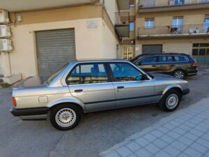 Imagen 11/19 de BMW 318i (1989)