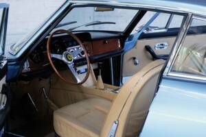 Image 19/50 of Ferrari 330 GT 2+2 (1964)