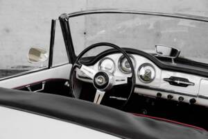 Afbeelding 25/48 van Alfa Romeo Giulia 1600 Spider (1963)