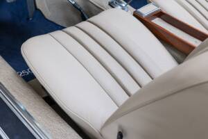 Image 21/40 de Mercedes-Benz 250 SL (1967)