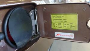 Bild 44/50 von Porsche 928 S (1986)