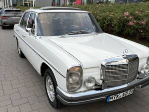 Image 1/8 of Mercedes-Benz 250 (1970)