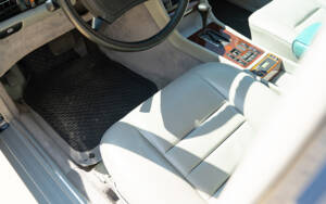 Imagen 41/64 de Mercedes-Benz 500 SEL (1984)