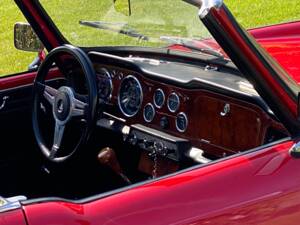 Image 2/10 of Triumph TR 4 (1964)