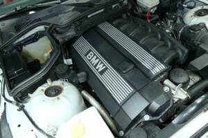 Bild 27/30 von BMW Z3 2.8 (1997)