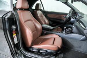 Image 12/19 of BMW 120i (2008)