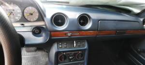 Bild 12/15 von Mercedes-Benz 230 TE (1984)
