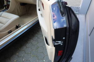 Image 40/63 of Mercedes-Benz 300 CE (1991)