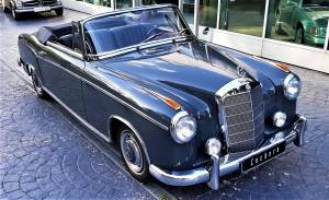 Image 2/11 of Mercedes-Benz 220 SE Cabriolet (1960)