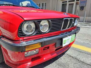 Immagine 24/50 di BMW 320i (1989)