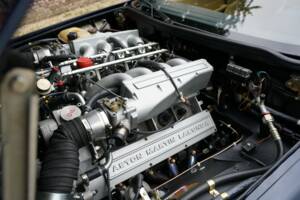 Bild 9/50 von Aston Martin V8 Zagato Vantage Volante (1990)