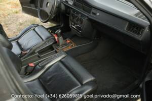 Image 25/41 of Mercedes-Benz 190 E 2.6 (1987)