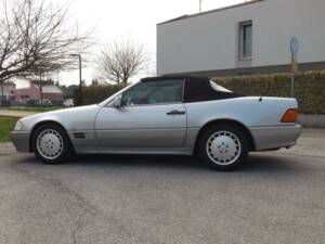 Image 10/50 de Mercedes-Benz 500 SL (1991)
