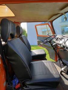 Image 29/34 of Volkswagen T2b Westfalia (1973)