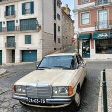 Bild 65/73 von Mercedes-Benz 300 D (1977)