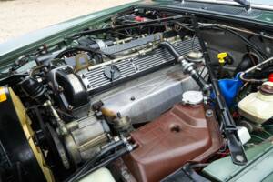 Image 15/50 of Jaguar XJ 6 4.2 (1985)
