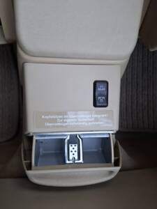 Image 18/42 of Mercedes-Benz 300 CE-24 (1993)