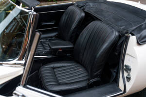 Image 21/21 de Jaguar E-Type V12 (1973)