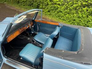 Image 8/12 of Triumph Vitesse 6 (1965)
