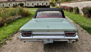 Image 18/50 of Buick Electra 225 Convertible (1962)