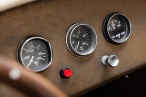 Image 13/28 of Chevrolet Serie BA Confederate Gilmore Special (1932)