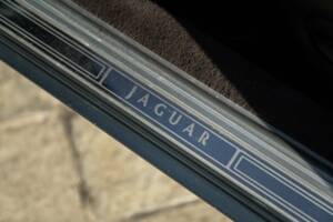 Image 42/50 de Jaguar XJ 8 Executive (1997)