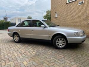 Bild 10/25 von Audi A6 2.6 (1996)