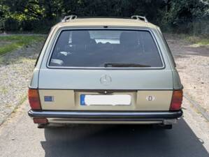 Bild 5/35 von Mercedes-Benz 300 TD Turbodiesel (1985)