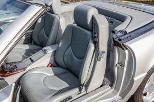 Image 31/43 of Mercedes-Benz SL 500 (1996)