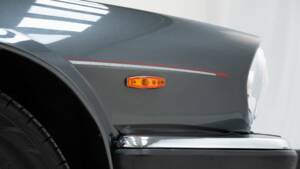 Image 13/15 of Jaguar XJS 5.3 V12 (1990)