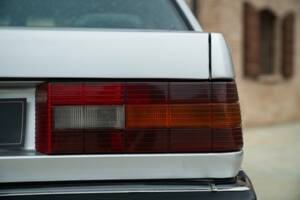 Image 22/50 de Volvo 780 Bertone 2.4 TD (1987)