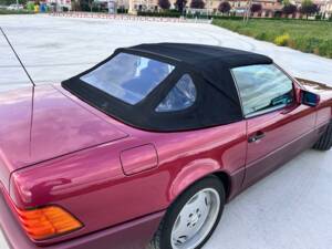 Image 5/30 of Mercedes-Benz 300 SL-24 (1992)