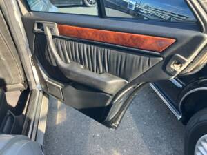 Immagine 25/44 di Mercedes-Benz E 500 (1993)