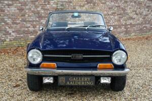 Image 5/50 of Triumph TR 6 PI (1972)