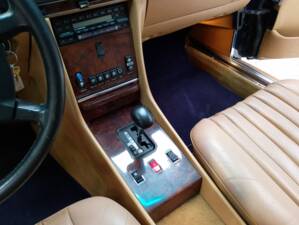 Immagine 32/52 di Mercedes-Benz 500 SL (1986)