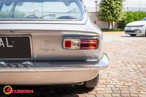Image 16/28 of Maserati Mistral 3700 (1965)