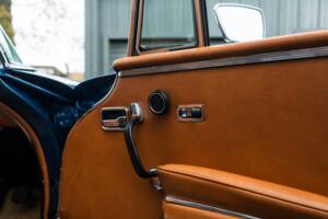 Image 38/57 de Mercedes-Benz 280 SE 3,5 (1971)